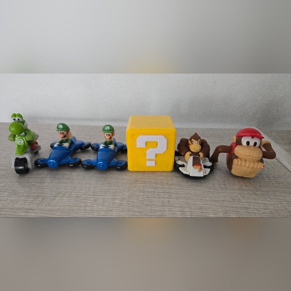 Super Mario Bros Other - Super Mario Bros Toys Lot Of 6 Luigi Yoshi Donkey Diddy Kong ? Sound Box